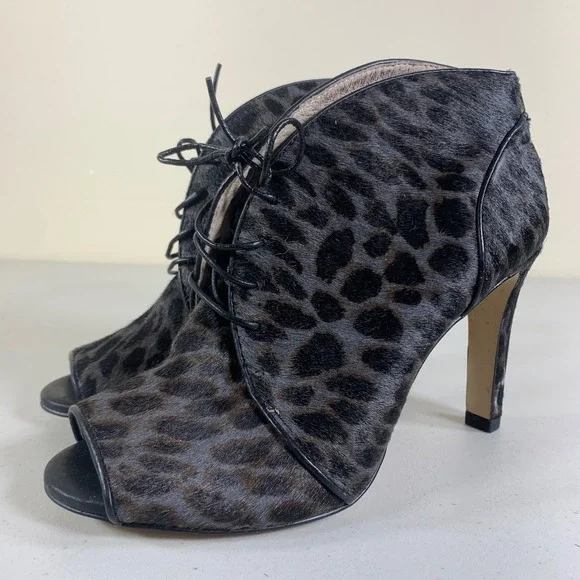 Louise et Cie Leopard Print Cow Hair Fur Peep Toe Lace Up Ankle Booties Heels 6M - Picture 1 of 12